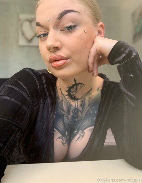 bat gyal high quality star pictures