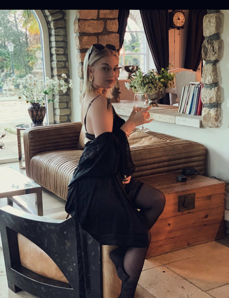 bat gyal xxx actress pictures