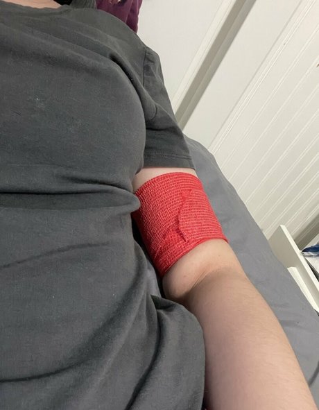 mommymelz model sexy pic