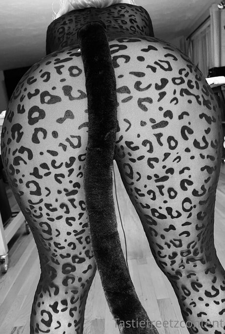 tastietreetz model erotic images