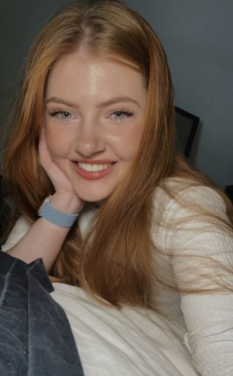 SophieLouise nice actress picture