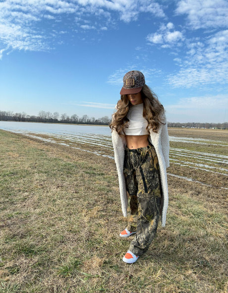 ladyboy asian onlyfans art nude img