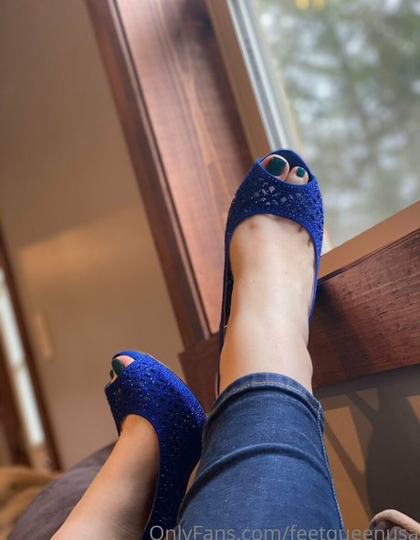 clovers photos model exclusive gallery