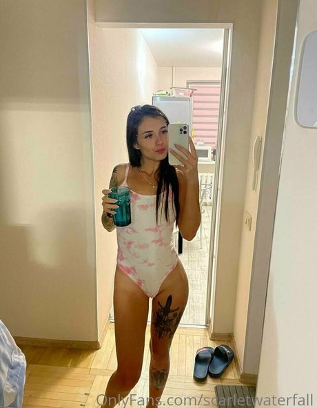 scarletwaterfall adult model gallery