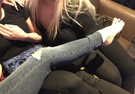 wonderfeetwoman sexy star picture