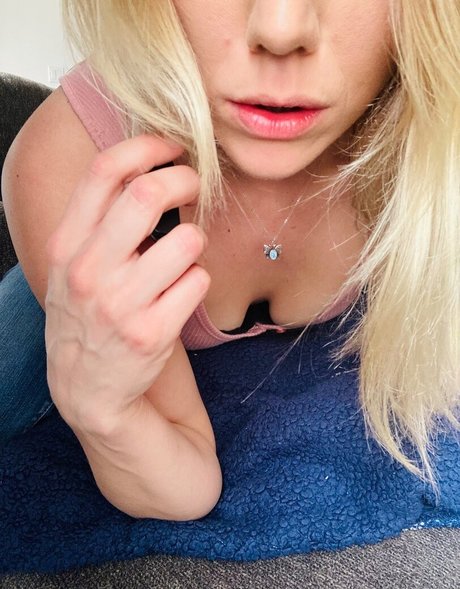 Katrina Cooper sexy model photo