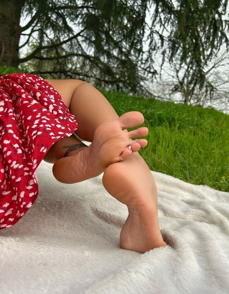 Mariefrenchgirlfeet hot star image