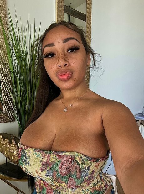 Lexxiibaebie star porn pics