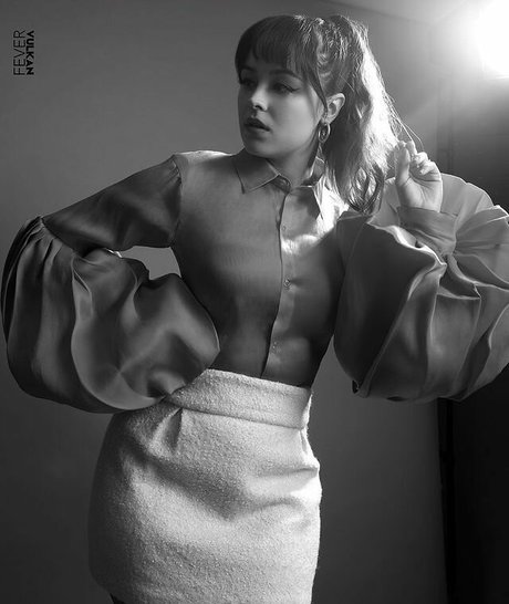 Hayley Orrantia model sexy picture