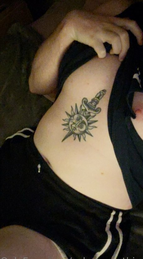 ashmeanything3 erotic model pic