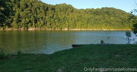 sadieholmesxxx pornstar hd pic