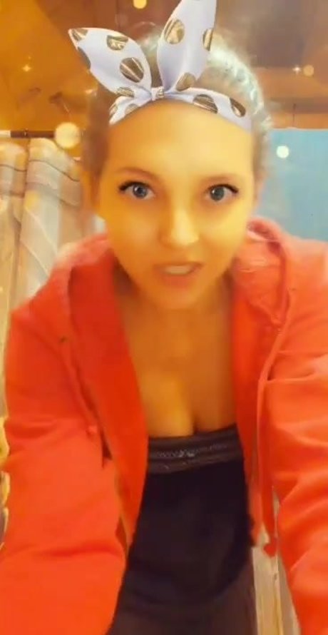 sadieholmesxxx adult actress galleries