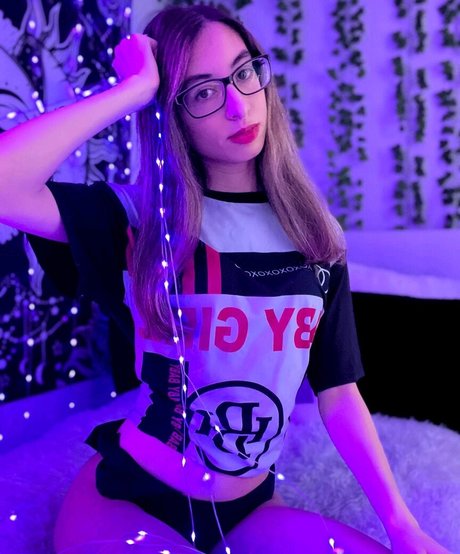 Lexiful naked actress pic