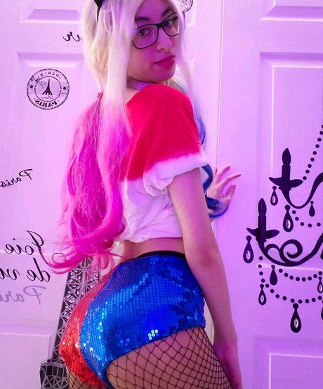 Lexiful model exclusive picture