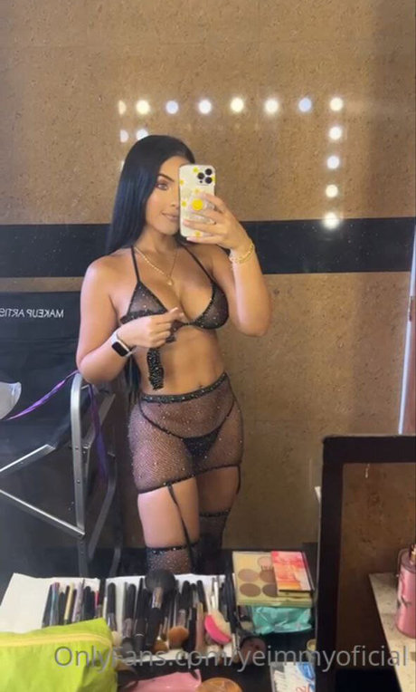 Yeimmyicial naked model photo