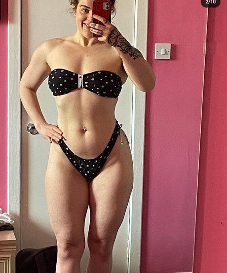 hipthrustqueen sex model img