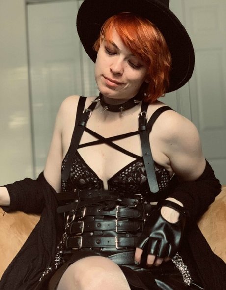 naughtylittlekitten93 pornstar adult pictures