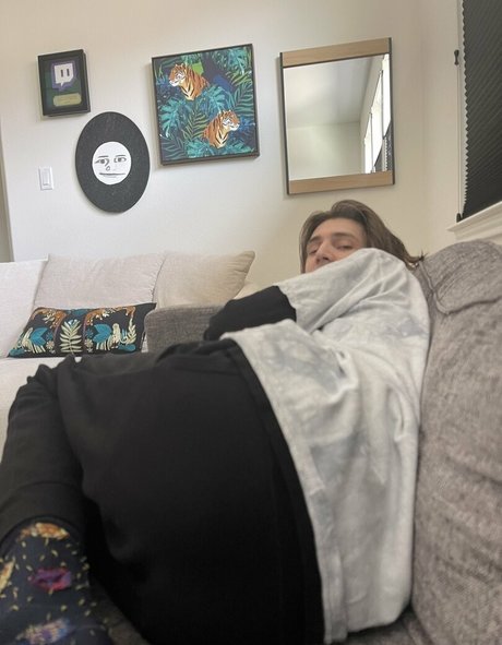 xqcow1 model nudes picture