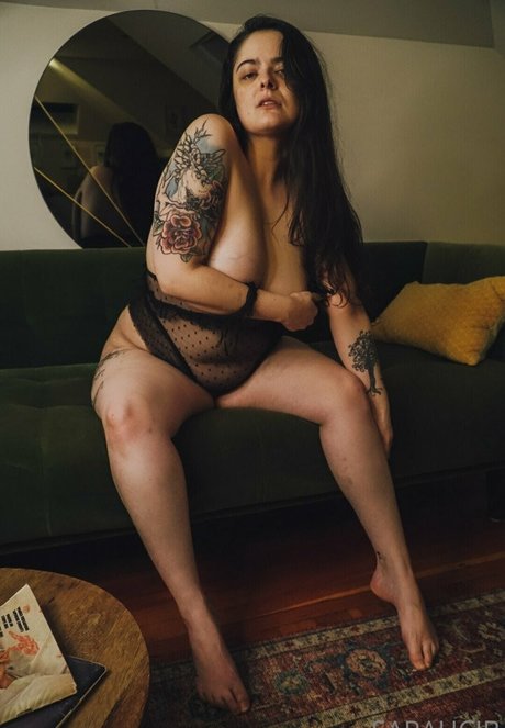 SarahCJB nudes model pics