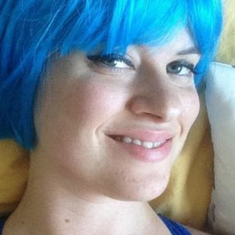 Allie Goertz top model img