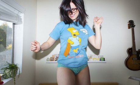 Allie Goertz pretty star pictures