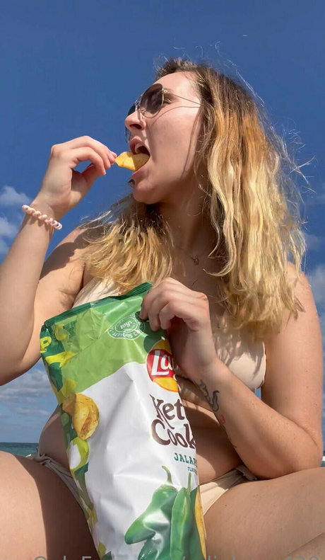 ryliehaze420 pretty model pics