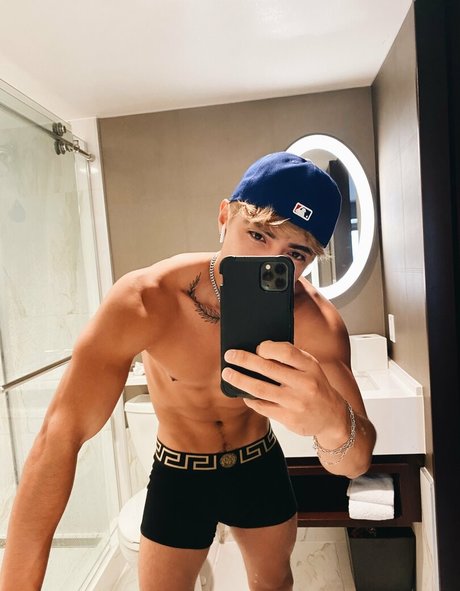 prettyboyaedan star photo