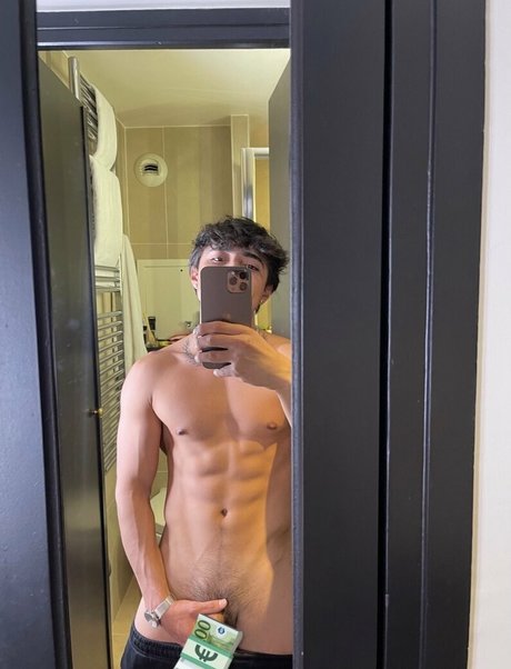 prettyboyaedan naked pornstar img