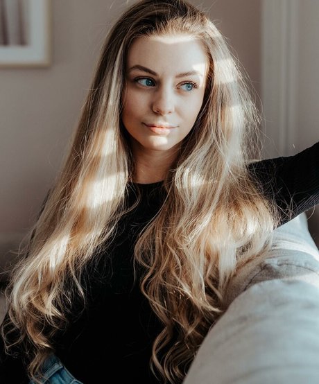 teen glasses onlyfans free nude galleries