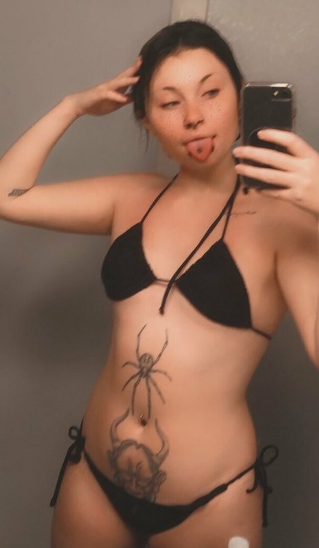 kitibratx model nude pics