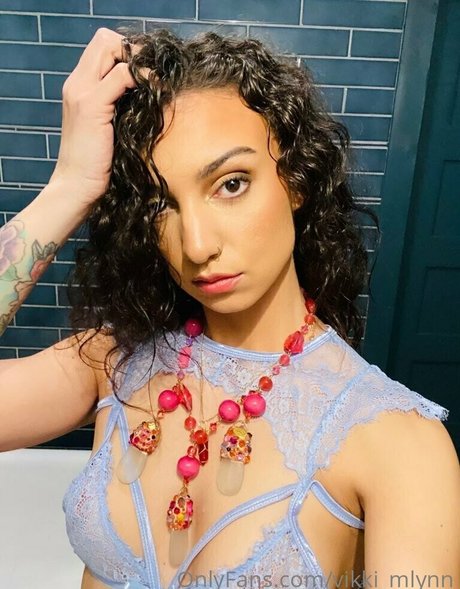 Vikki Mlynn pretty star galleries