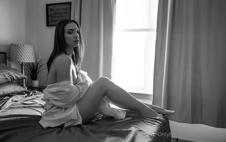 Vikki Mlynn star exclusive gallery