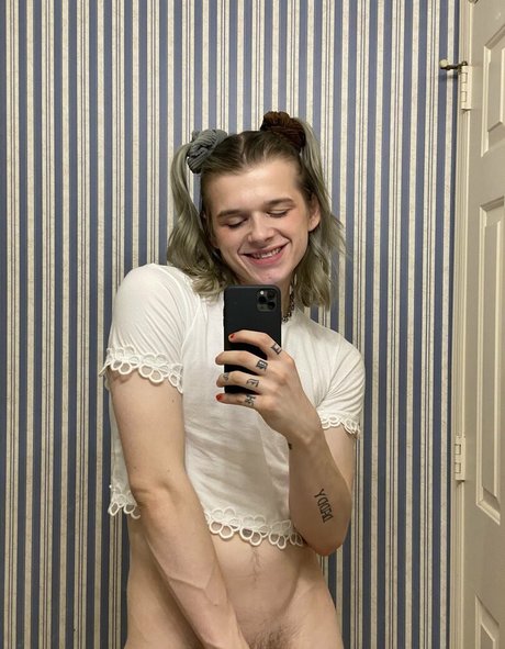 thebobbyburns nude actress photos