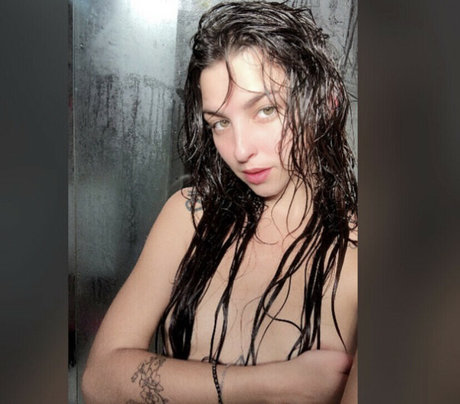 Ofannalu model adult pic