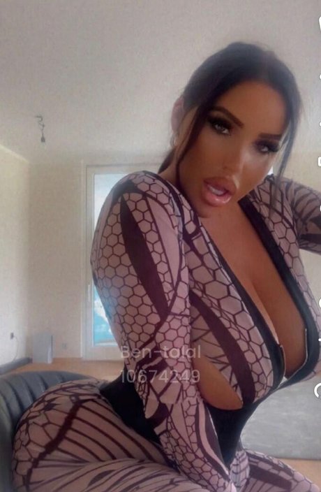 Anais Bragadias naked star pics