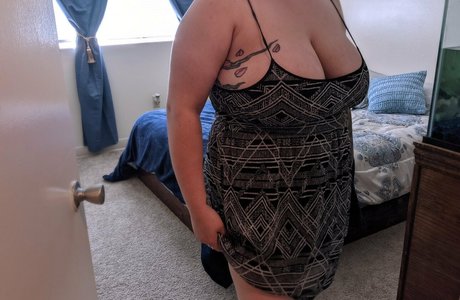 tattedcutie90 naked star pictures