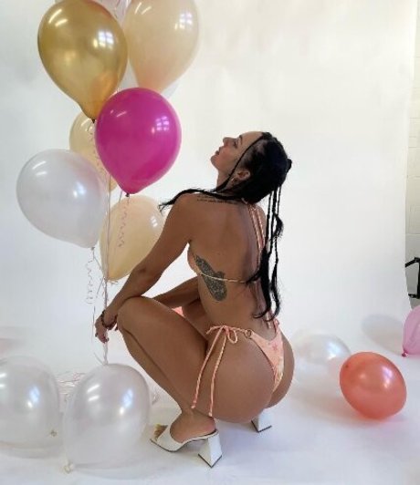 Gabby Scheyen star hd images