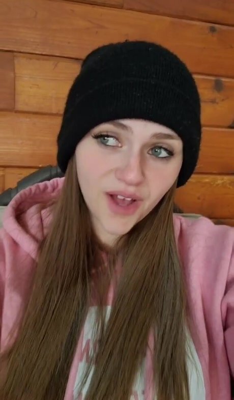 Ivory Ray star adult image