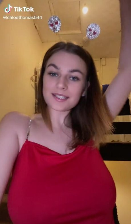 Chloe Louise Thomas hd actress photo