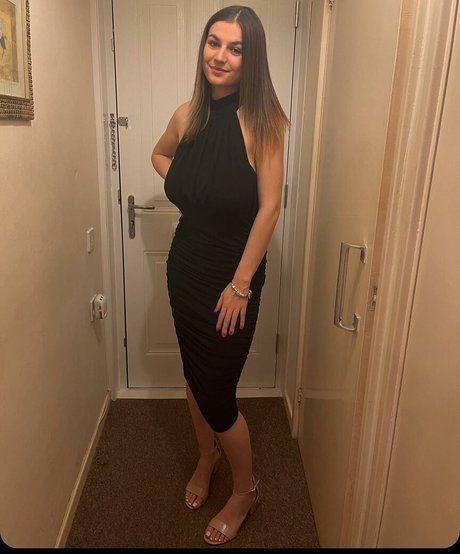 Chloe Louise Thomas nude model archive