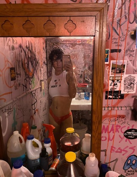 kinkkys nice model photo