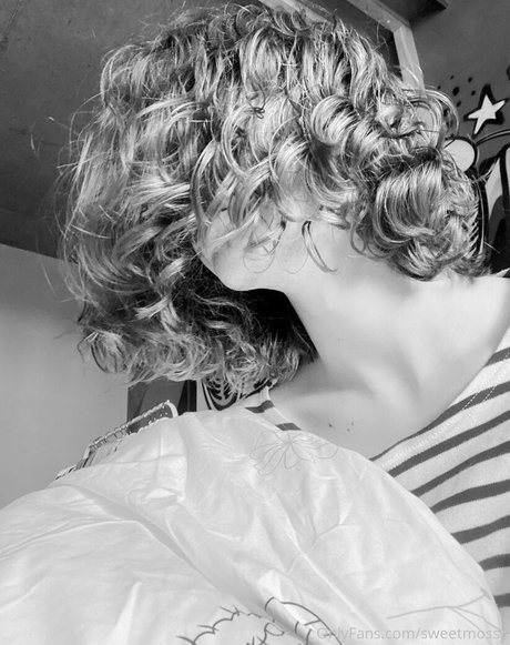 sweetmossy naked pornstar photos