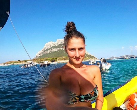 __mianina pornstar beautiful images