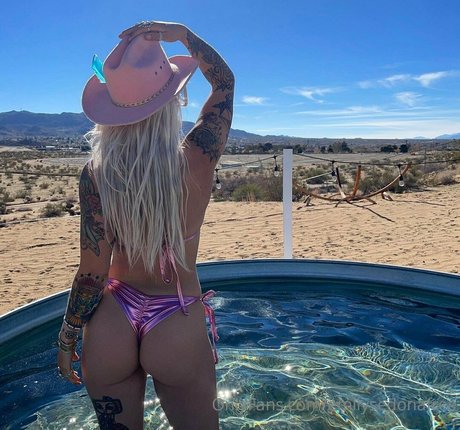 emilysedonafree hot model pictures