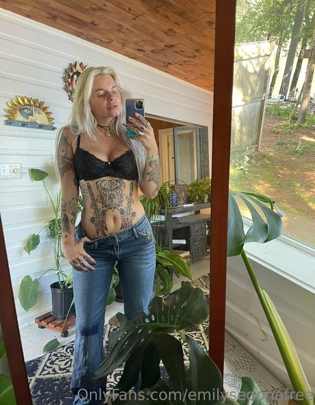 emilysedonafree nice model pics