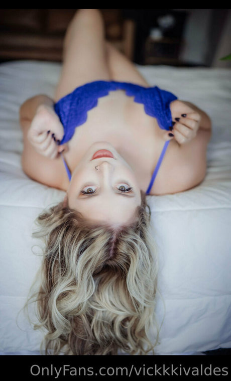 vickkkivaldes xxx model image