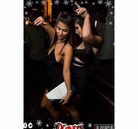 Lauren Fardon sexy model image