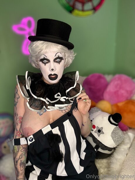 Onlygettingbrighter model pornographic pictures