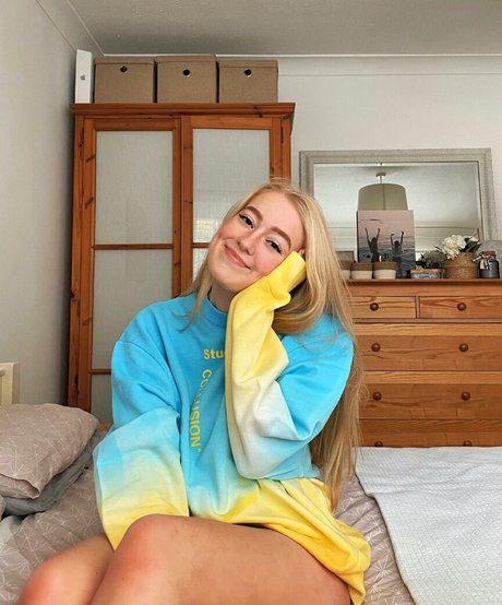 Lotten Sheppard exclusive pornstar images