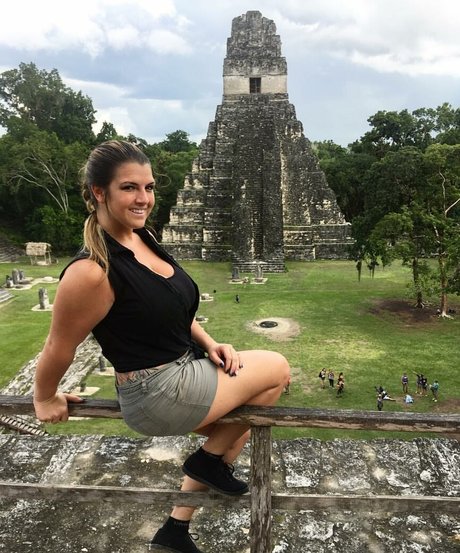 Chelsea Hammill pornstar top img